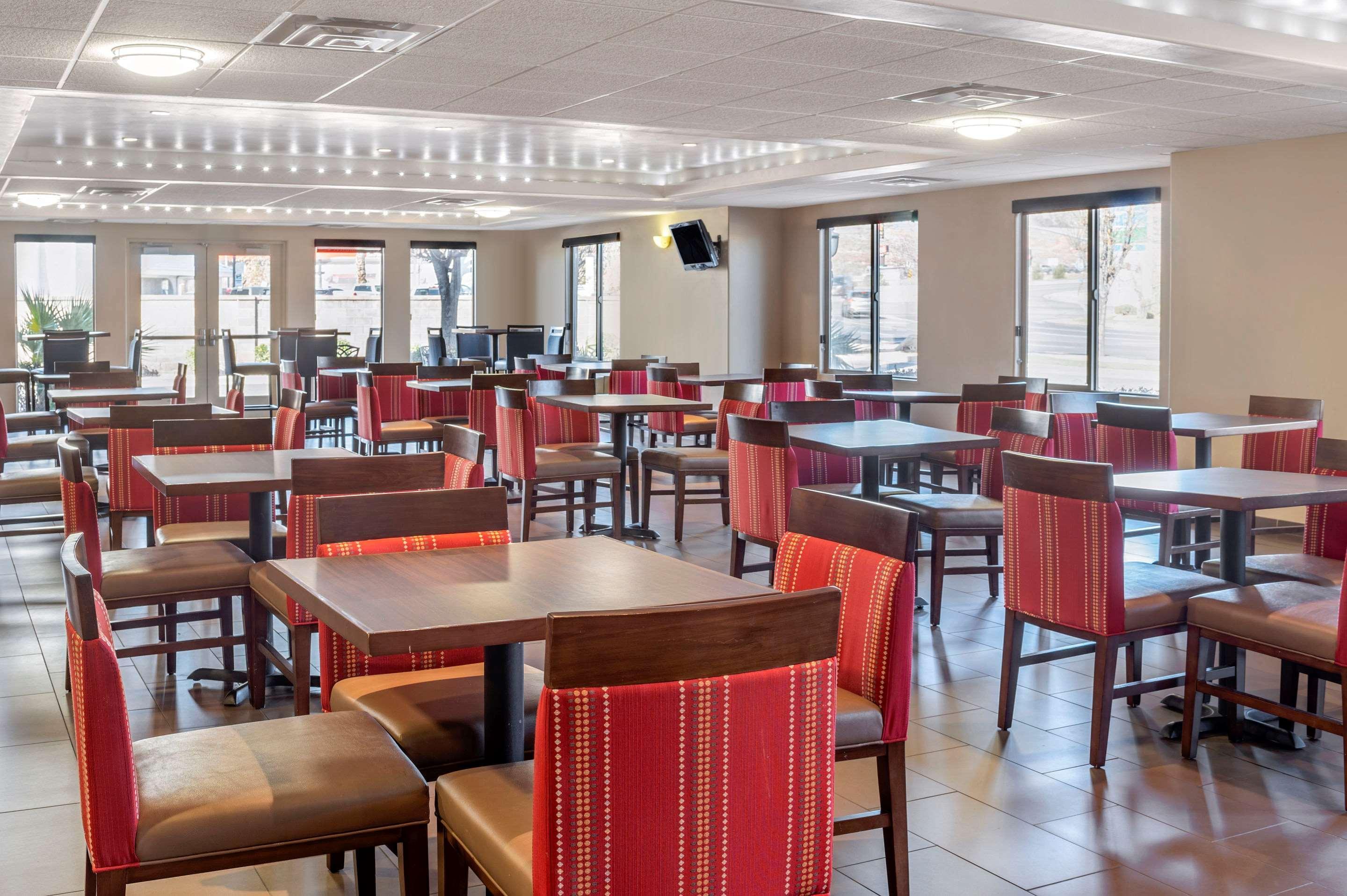 Comfort Inn At Convention Center Saint George Екстериор снимка