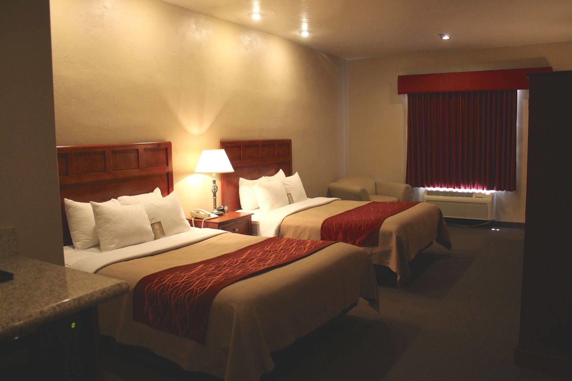 Comfort Inn At Convention Center Saint George Екстериор снимка